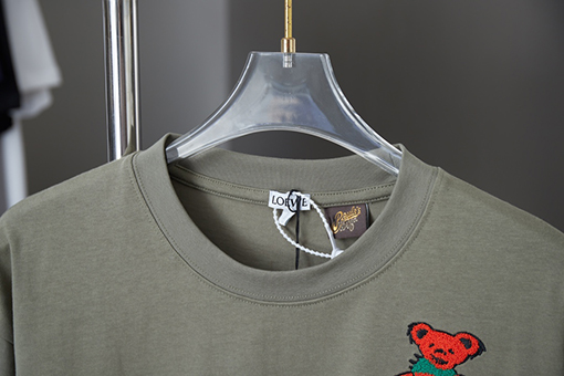 ロエベスーパーコピー 新しいウォッシュスプレー色のベアー刺繍半袖Tシャツ