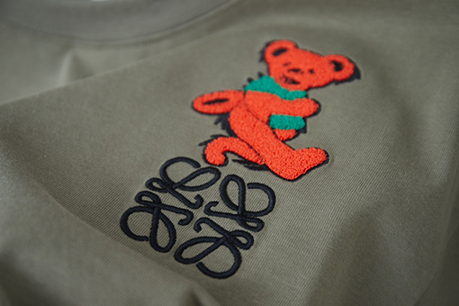ロエベスーパーコピー 新しいウォッシュスプレー色のベアー刺繍半袖Tシャツ