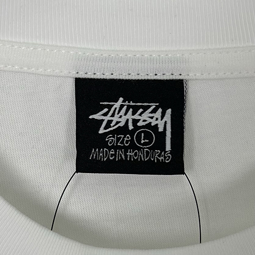 STUSSY SS25 LAURA ブロンドのTシャツ