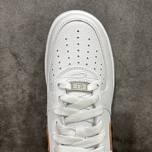 Nike Air Force 1 Low 07  x Supermeヒョウ柄ホワイトスニーカー