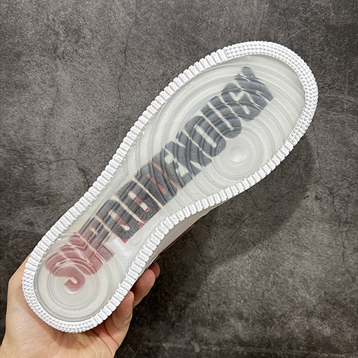 Nike Air Force 1 Low 07  x Supermeヒョウ柄ホワイトスニーカー