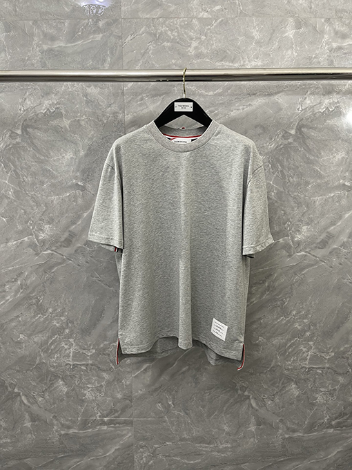 トムブラウン 新しい三色リボンデザイン半袖Tシャツ