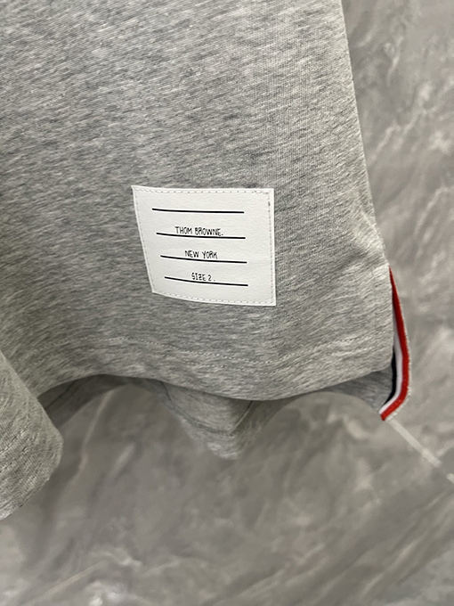 トムブラウン 新しい三色リボンデザイン半袖Tシャツ