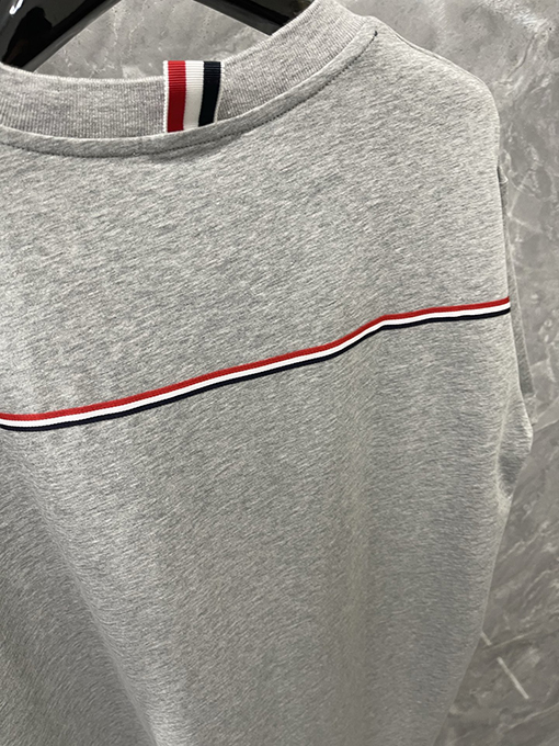 トムブラウン 新しい三色リボンデザイン半袖Tシャツ