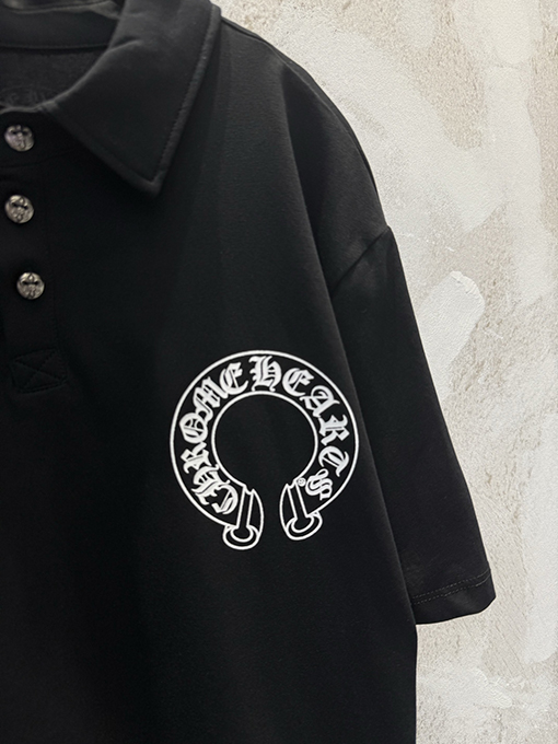 クロムハーツ サンスクリットプリント半袖ポロシャツ