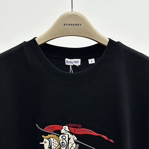 バーバリー カラフルな騎士刺繍半袖Tシャツ