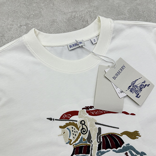 バーバリー カラフルな騎士刺繍半袖Tシャツ