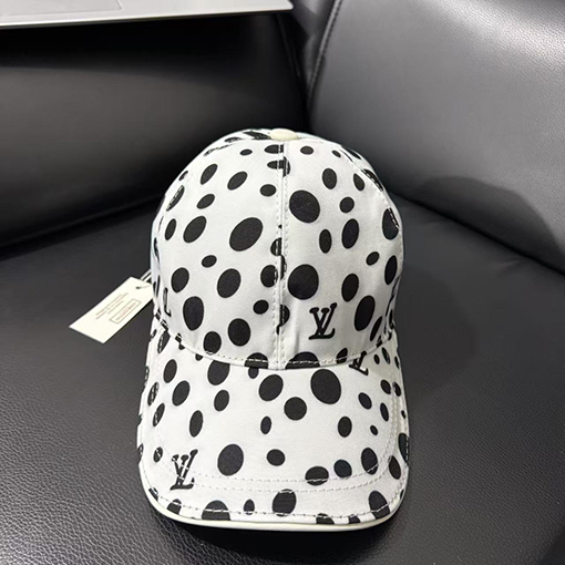 ルイヴィトンキャンバスのベースボールキャップ