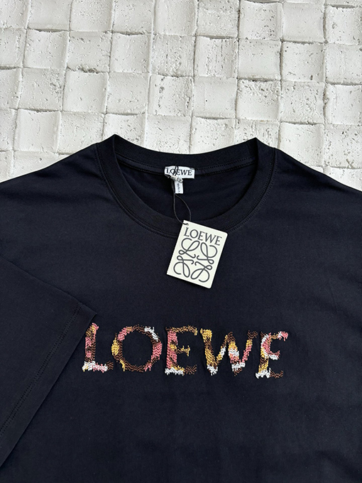 ロエベ 新しい虹の文字刺繍半袖Tシャツ