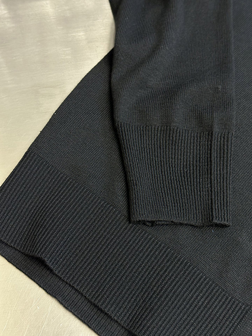 アミ Paris ハート刺繍ニットカーディガン