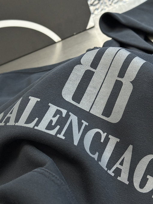 バレンシアガ Balenciaga nano BB プリントパーカー
