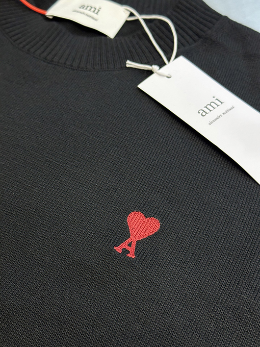 アミコピー Paris クラシックハート刺繍ニット