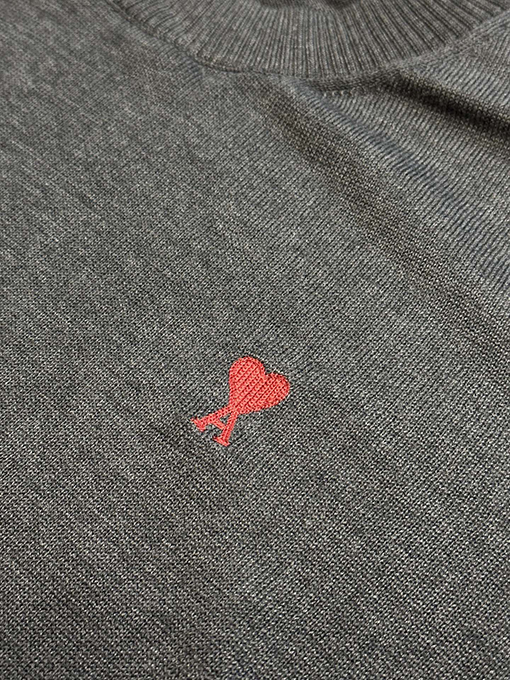 アミコピー Paris クラシックハート刺繍ニット