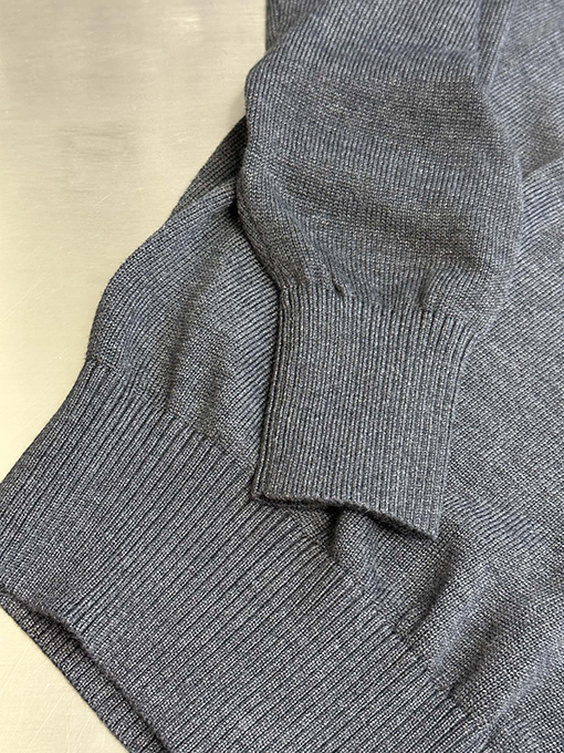 アミコピー Paris クラシックハート刺繍ニット