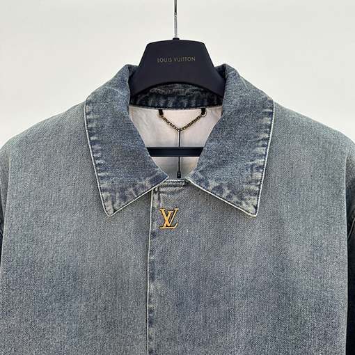 ルイヴィトン LV クラシックなエンボスデニムジャケット