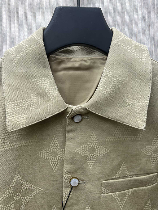 ルイヴィトンコピー 新しい Safari Monogram ジャケットスタイルのシャツ