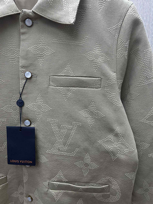 ルイヴィトンコピー 新しい Safari Monogram ジャケットスタイルのシャツ