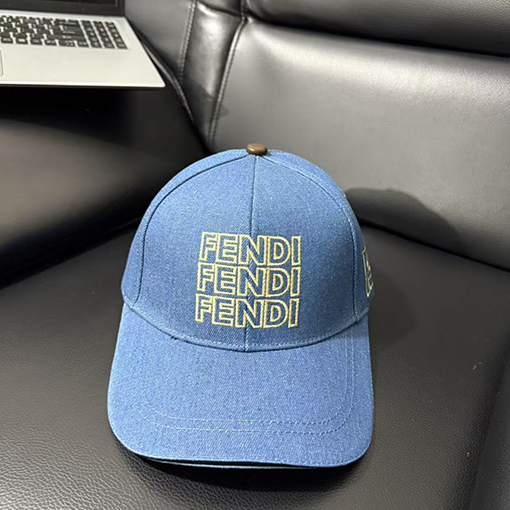 フェンディ  ベースボールキャップ
