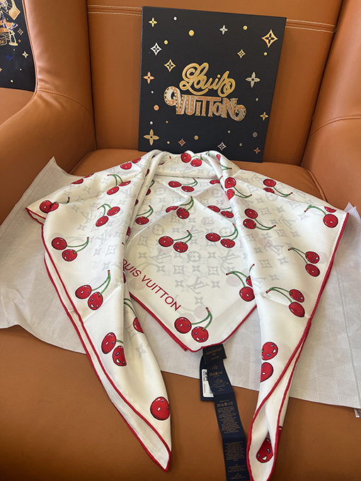 LV x TM Monogram Cerise シルクスカーフ