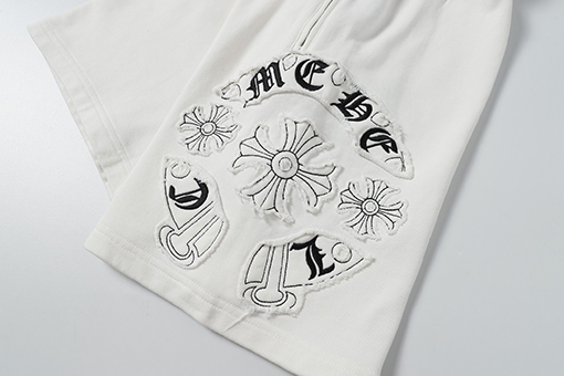クロムハーツ 刺繍されたクロップドパンツ