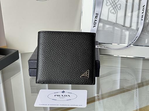プラダ新しいファッション 財布