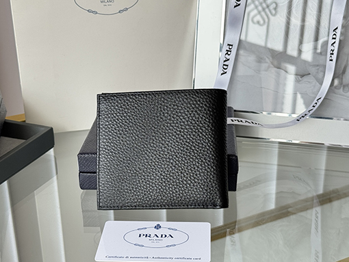 プラダ新しいファッション 財布