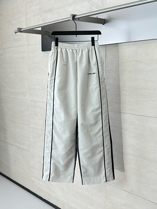 バレンシアガ Balenciag アルファベットロゴ刺繍対照色ステッチナイロンパンツ