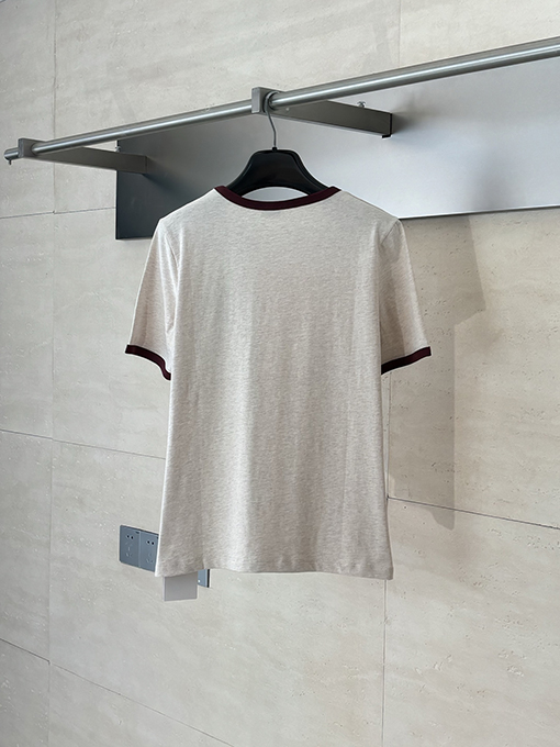 セリーヌスーパーコピー 新しいラウンドネックバッジ刺繍半袖Tシャツ