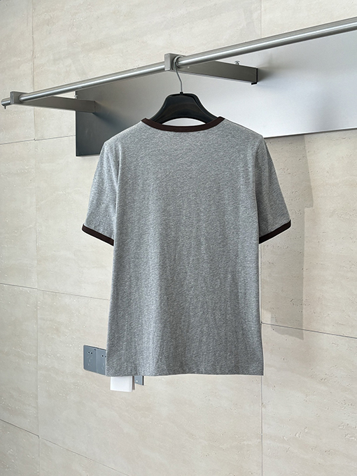 セリーヌスーパーコピー 新しいラウンドネックバッジ刺繍半袖Tシャツ