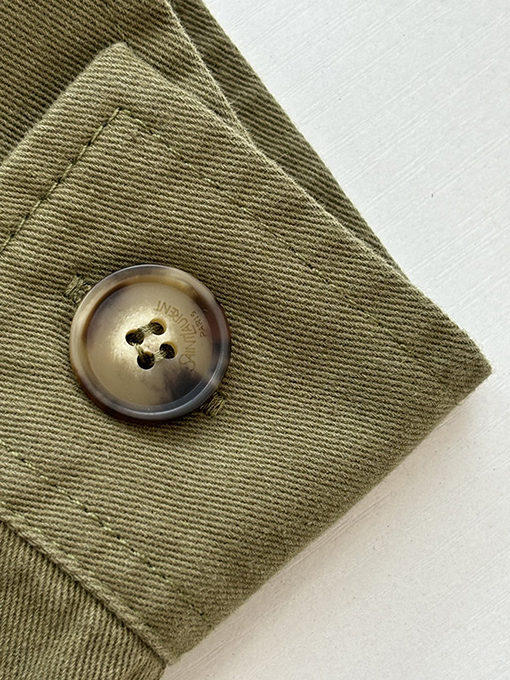 サンローランコピー 刺繍ボタンラペル長袖シャツ