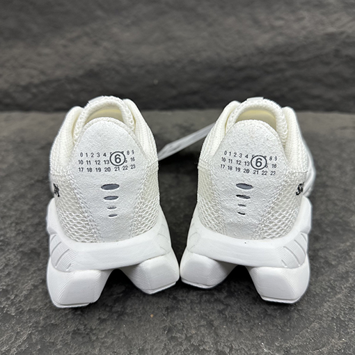 Maison Margiela x Salomon Bladeスーパーコピー コラボレーションシリーズのスポーツシューズ