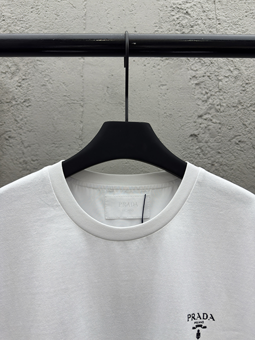 プラダコピー クラシックロゴステッチ半袖Tシャツ