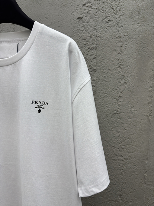プラダコピー クラシックロゴステッチ半袖Tシャツ