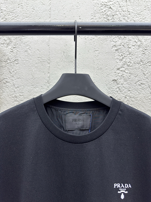 プラダコピー クラシックロゴステッチ半袖Tシャツ