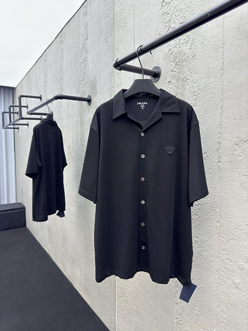 プラダスーパーコピー 三角マークボタン半袖シャツ