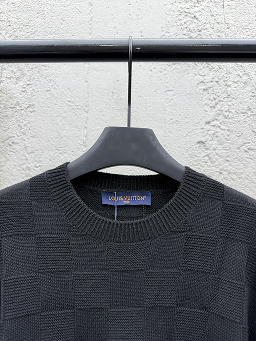 ルイヴィトン ビーズ刺繍のチェック柄プルオーバーセーター