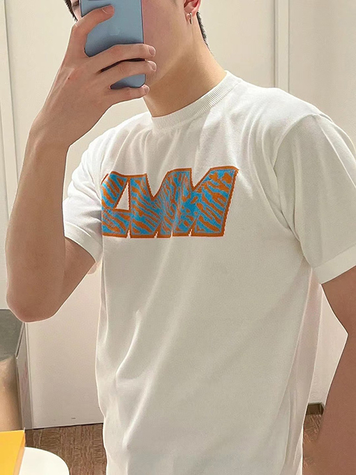 ルイヴィトンコピー アルファベットインクルージョン半袖Tシャツ
