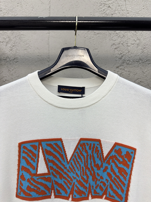 ルイヴィトンコピー アルファベットインクルージョン半袖Tシャツ