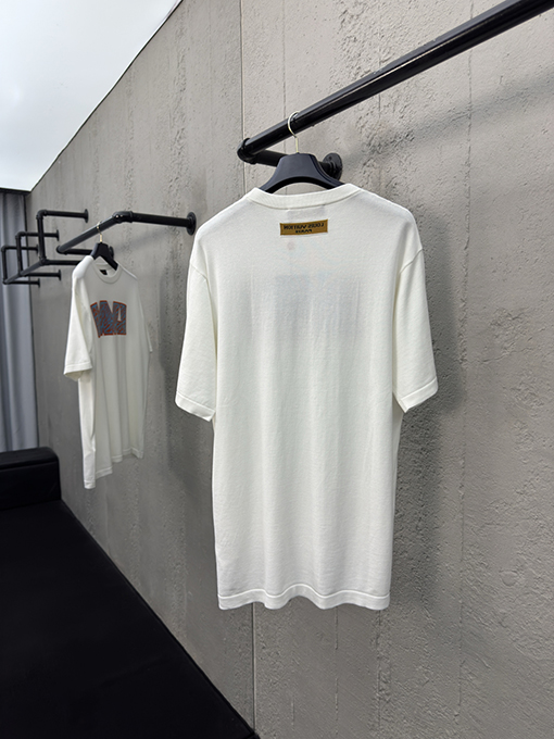 ルイヴィトンコピー アルファベットインクルージョン半袖Tシャツ