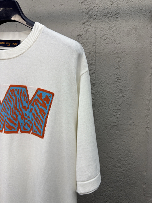 ルイヴィトンコピー アルファベットインクルージョン半袖Tシャツ