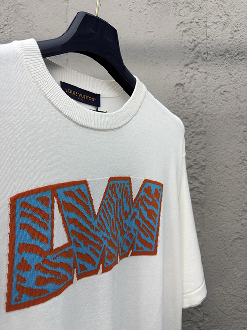 ルイヴィトンコピー アルファベットインクルージョン半袖Tシャツ