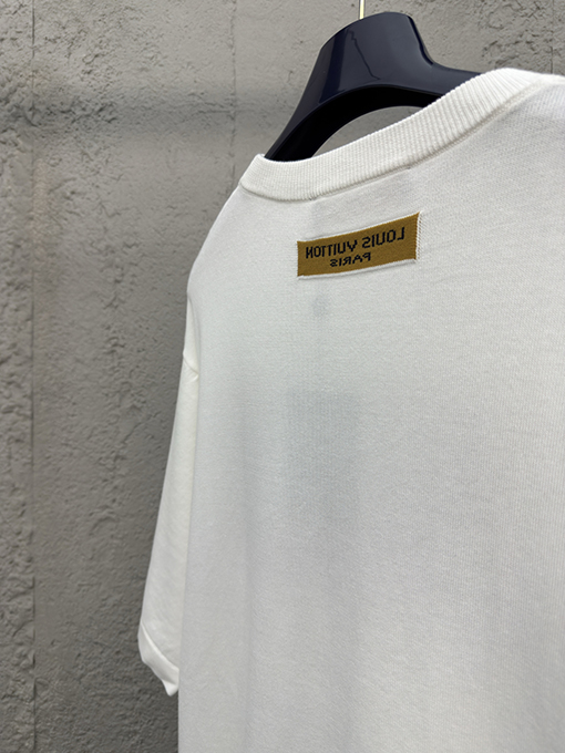 ルイヴィトンコピー アルファベットインクルージョン半袖Tシャツ