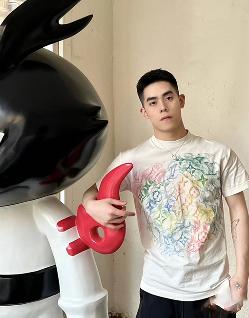 ルイヴィトン フルプリントカラー柄半袖Tシャツ