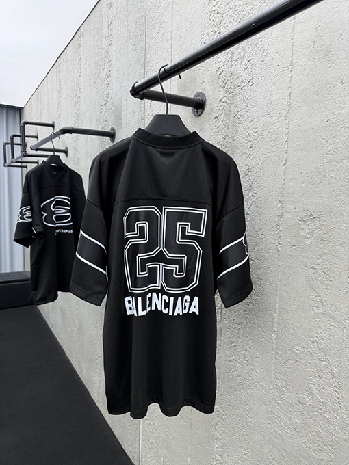 バレンシアガ Vネックダブルリング25ジャージ半袖Tシャツ