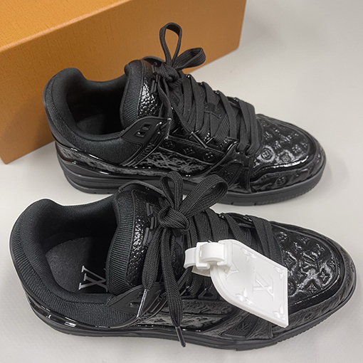 Louis Vuitton Trainer 25Ss 黒武士エナメルスニーカー