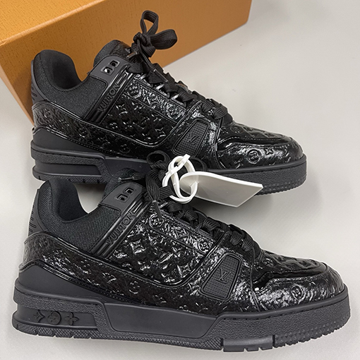 Louis Vuitton Trainer 25Ss 黒武士エナメルスニーカー