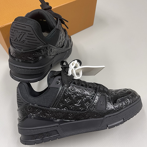 Louis Vuitton Trainer 25Ss 黒武士エナメルスニーカー