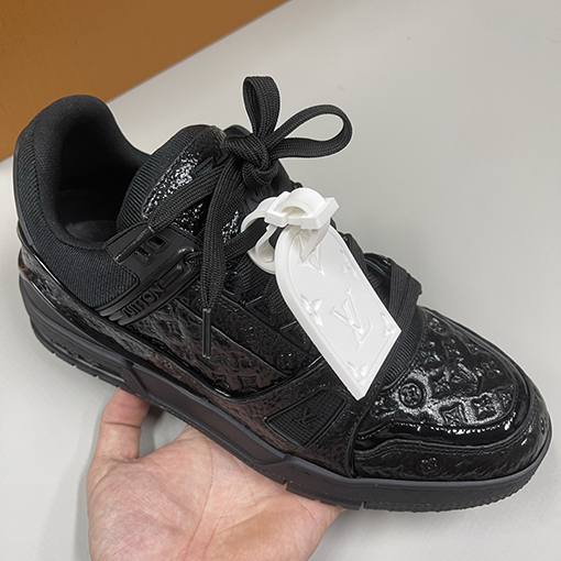 Louis Vuitton Trainer 25Ss 黒武士エナメルスニーカー