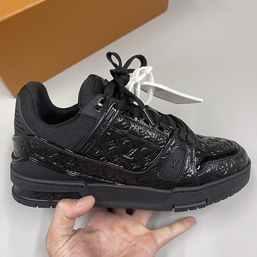 Louis Vuitton Trainer 25Ss 黒武士エナメルスニーカー