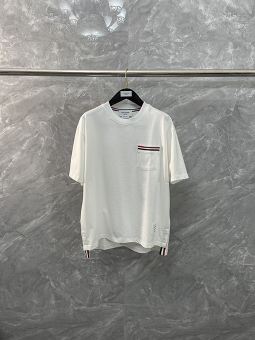 トムブラウンクラシックルーズバージョン胸ポケットラウンドネックTシャツ